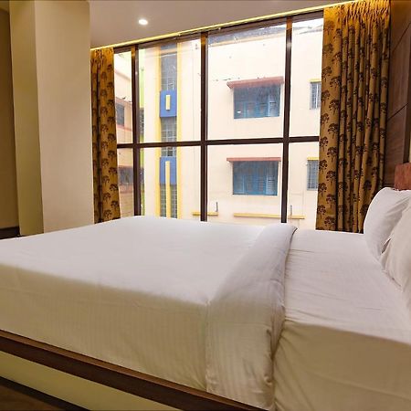 Fabhotel Eros 282 - Nr Sreebhumi Liluāh Extérieur photo
