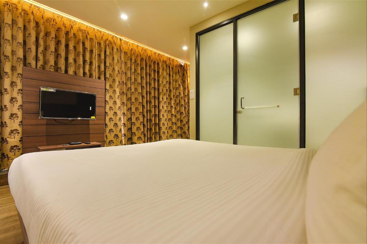 Fabhotel Eros 282 - Nr Sreebhumi Liluāh Extérieur photo