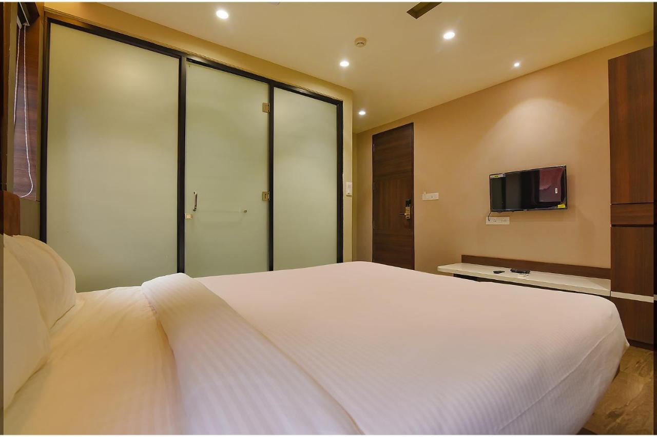Fabhotel Eros 282 - Nr Sreebhumi Liluāh Extérieur photo
