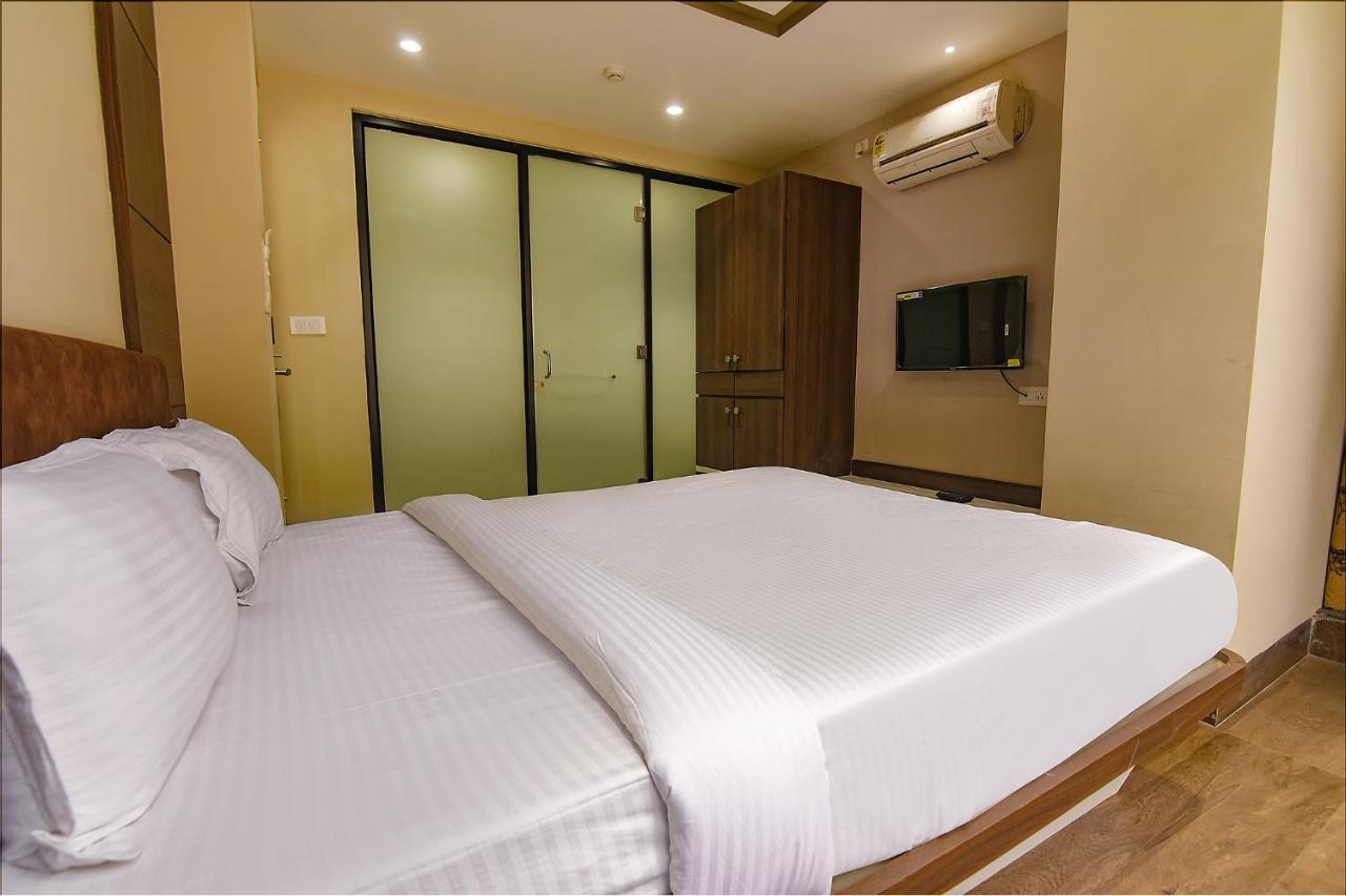 Fabhotel Eros 282 - Nr Sreebhumi Liluāh Extérieur photo