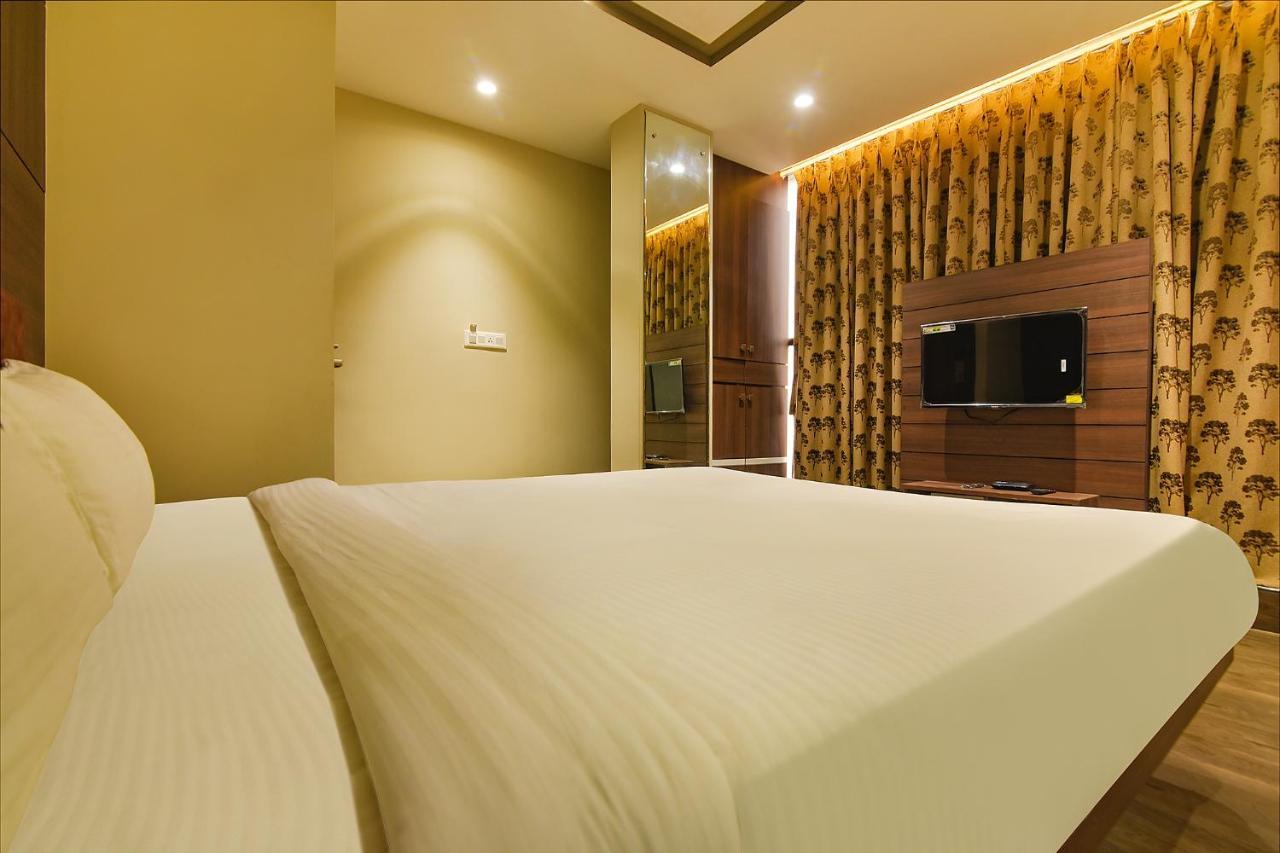 Fabhotel Eros 282 - Nr Sreebhumi Liluāh Extérieur photo