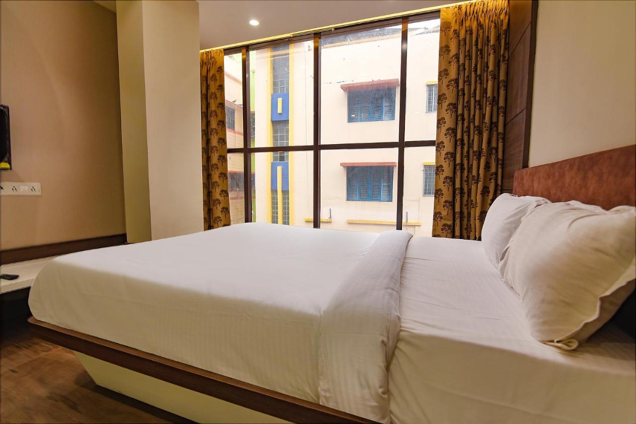 Fabhotel Eros 282 - Nr Sreebhumi Liluāh Extérieur photo